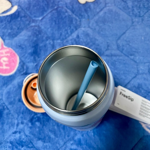 Owala Blue Insulated Water Bottle with Built-in Straw - Picture 4 of 6